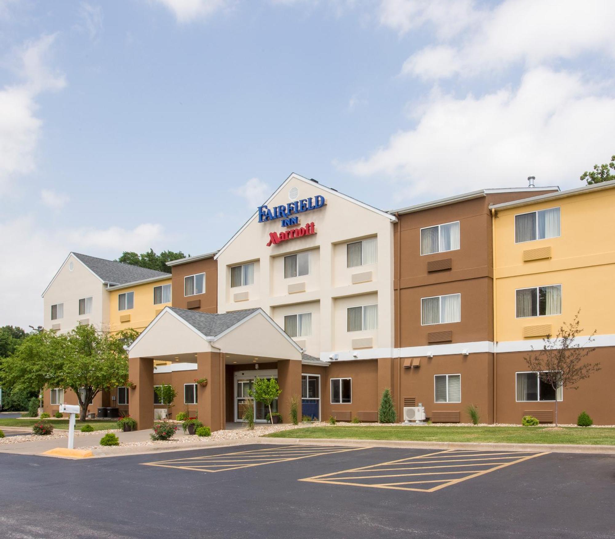 Fairfield Inn & Suites By Marriott Quincy Exterior photo